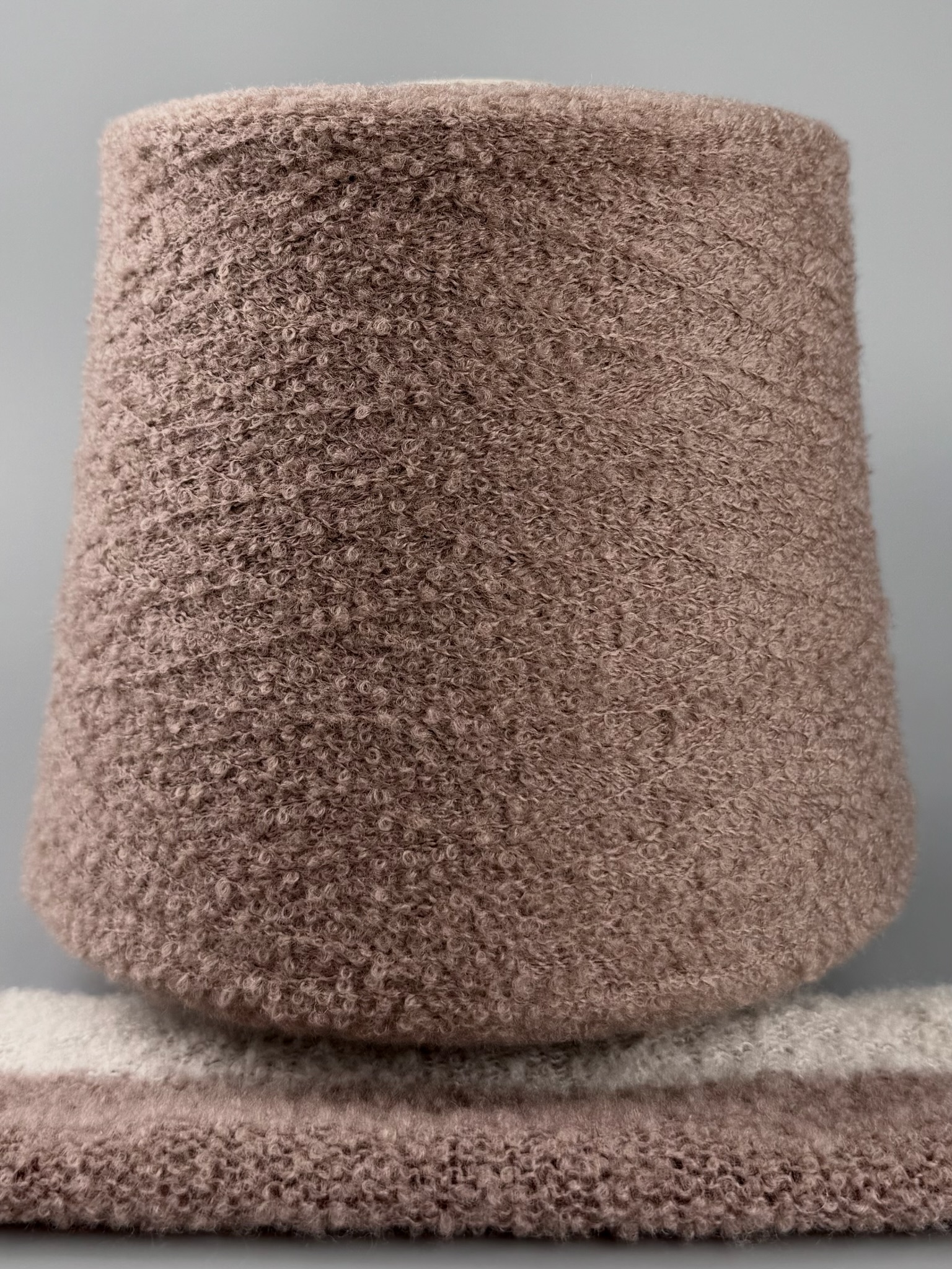 Zimpfer Wolle Selezione Art. Baby Yak Bouclerino Nm 1/10000 – Kaschmir Baby-Yak Garn col. Helltaupe foto 2